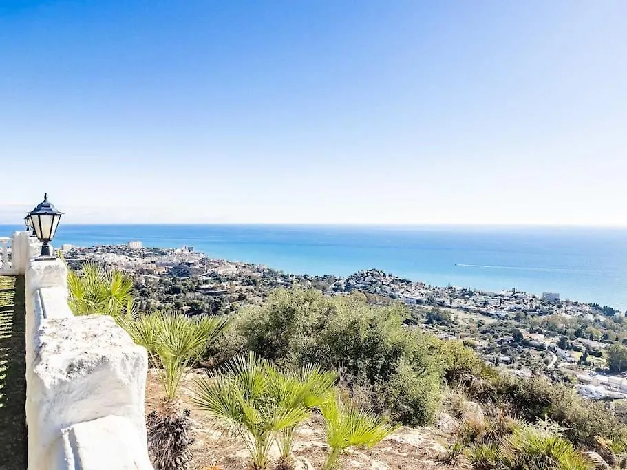 105 - Duplex Apartment With Views, Benalmádena 0*,  Hiszpania